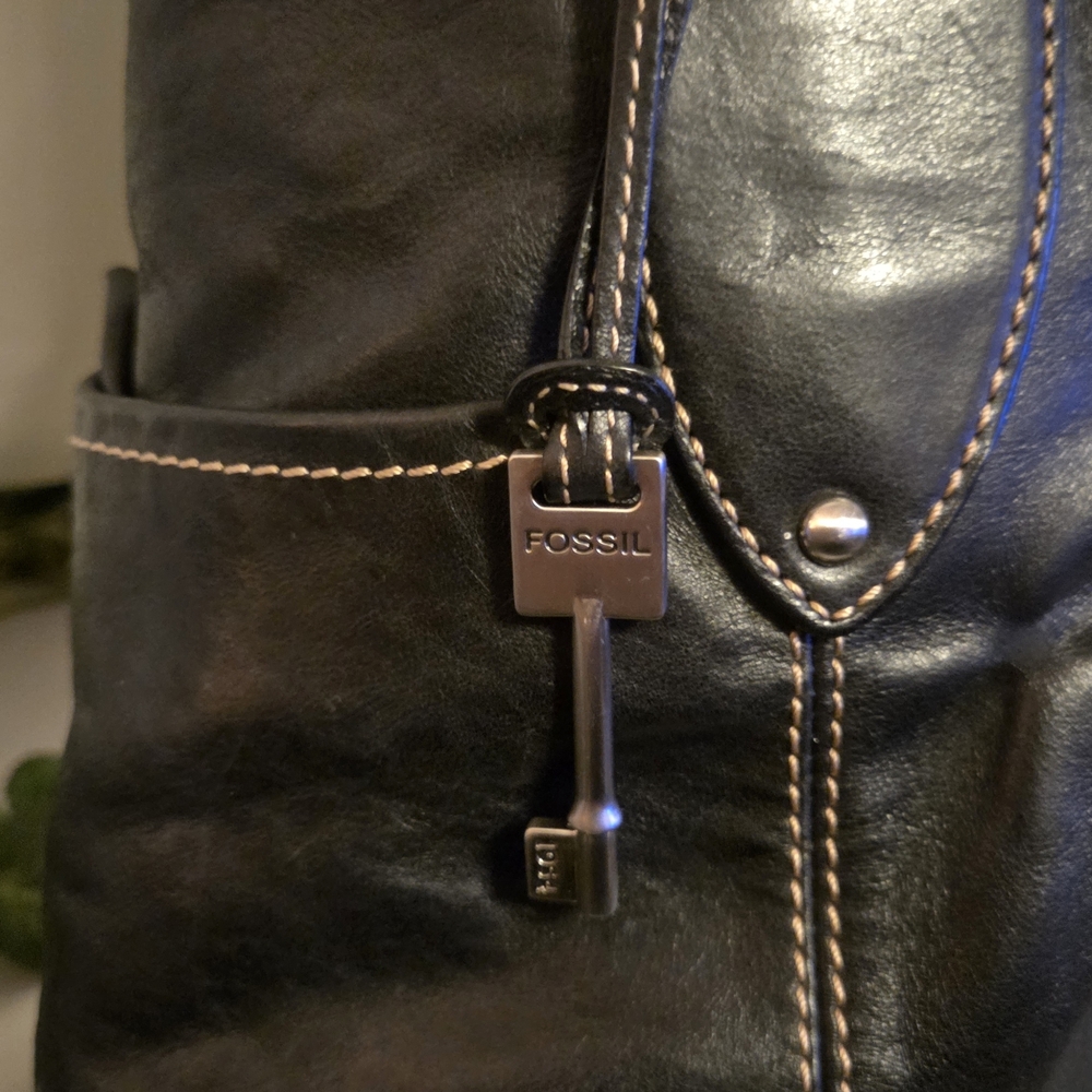 Fossil Genuine Leather Black Tote Bag Large Classic Shoulder Work Bag Key Charm - Picture 5 of 14